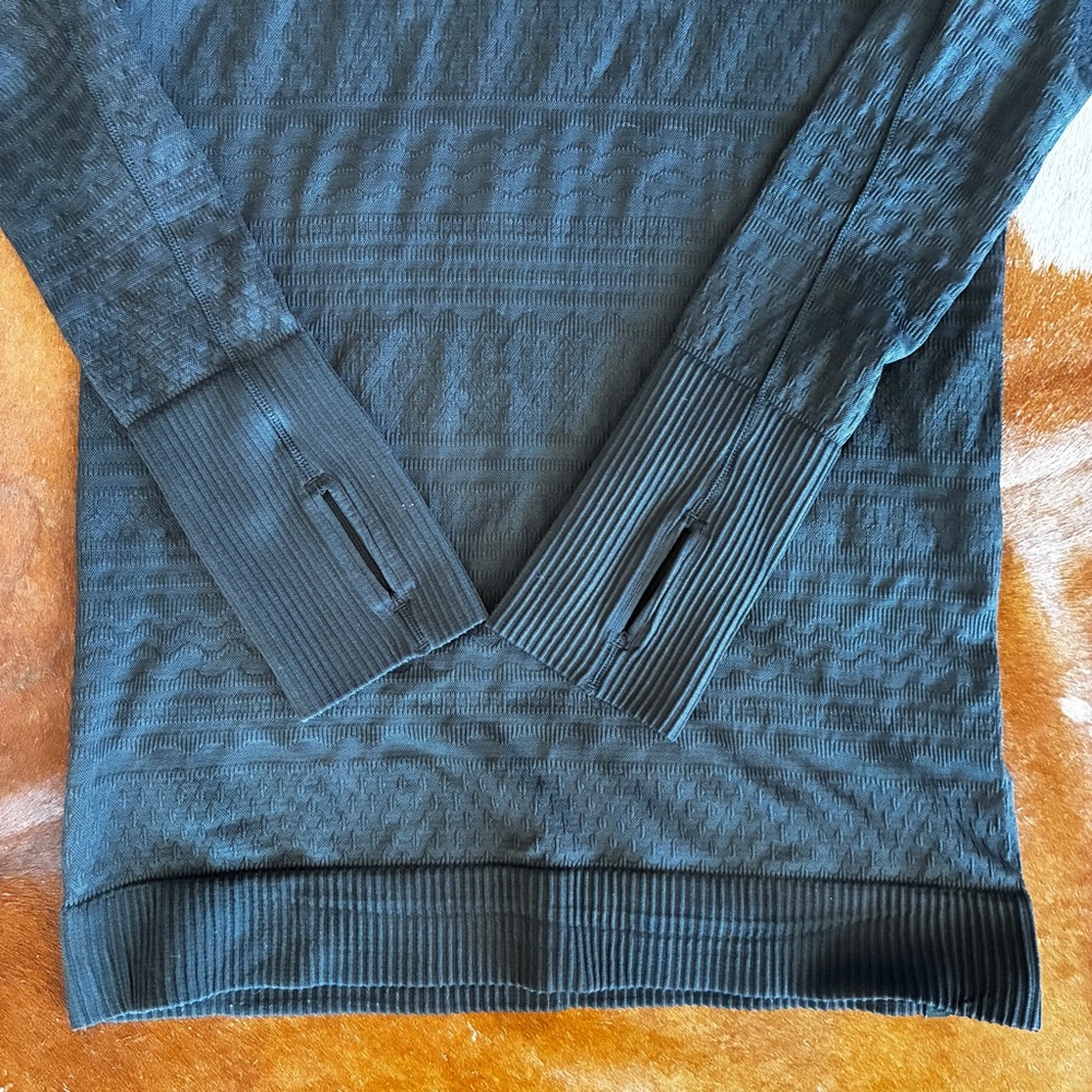 Women’s Lululemon Rest Less Textured Hoodie Black Thumbholes Size 10 EUC - Picture 4 of 9